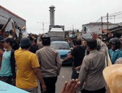 Kecewa Tuntutan Banjir Rob Belum Terpenuhi, Ratusan Warga  Eretan Blokir Jalur Pantura Indramayu