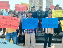 Massa Gemi Minta Bupati Indramayu Copot Dirut PDAM Tirta Darma Ayu